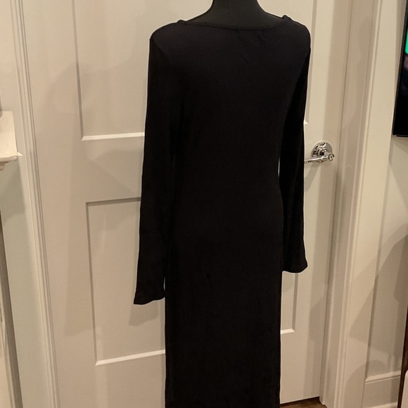 Elegant Black Long Sleeve Dress - Picture 3 of 4